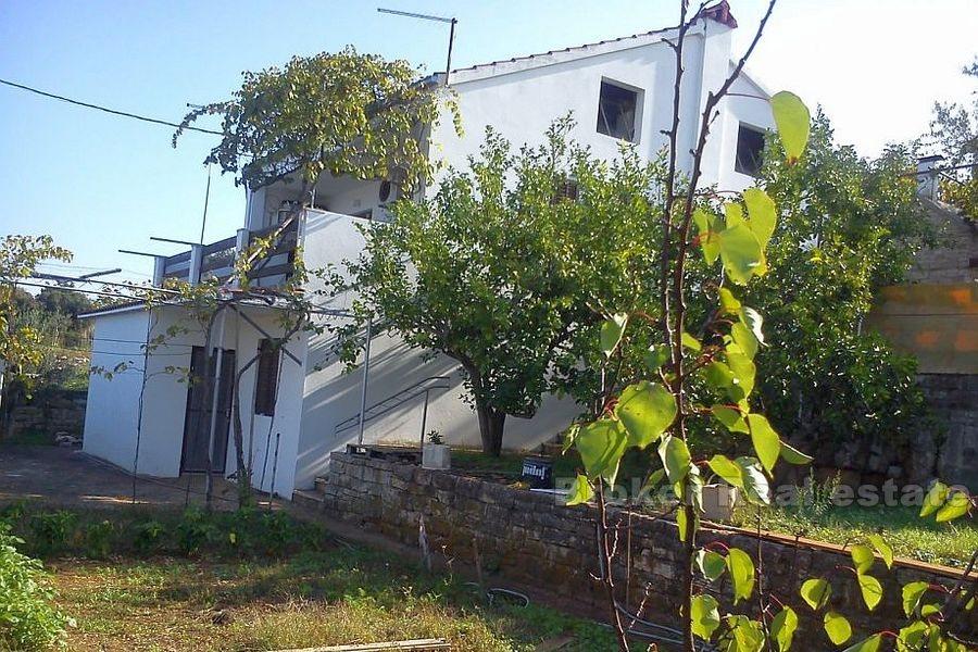 Isola di Solta, casa con vista mare