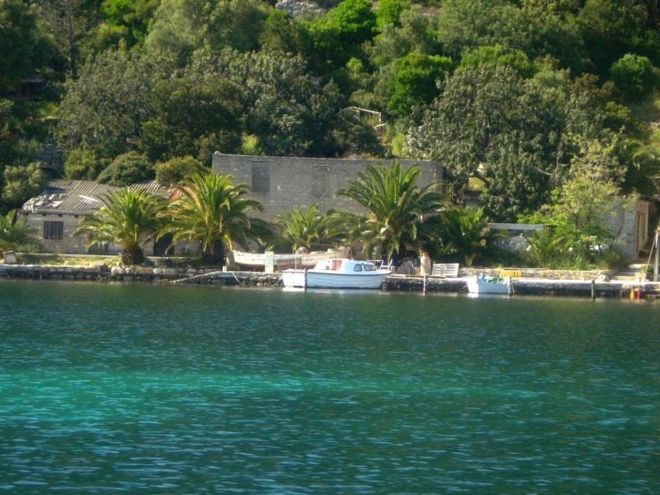 Casa in pietra demolita, in vendita