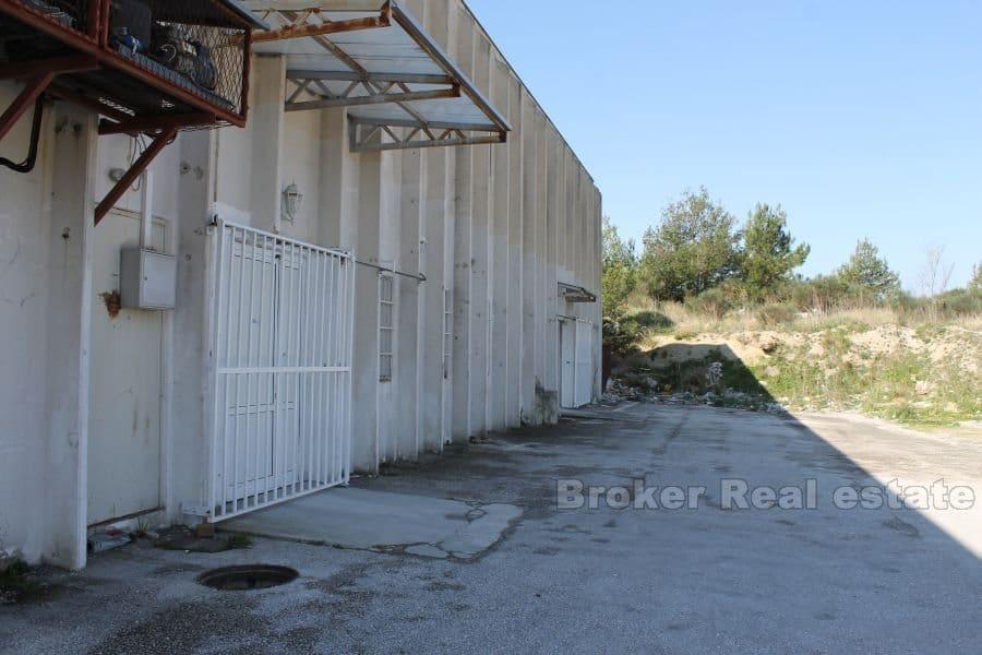 Warehouse on TTTS for rent