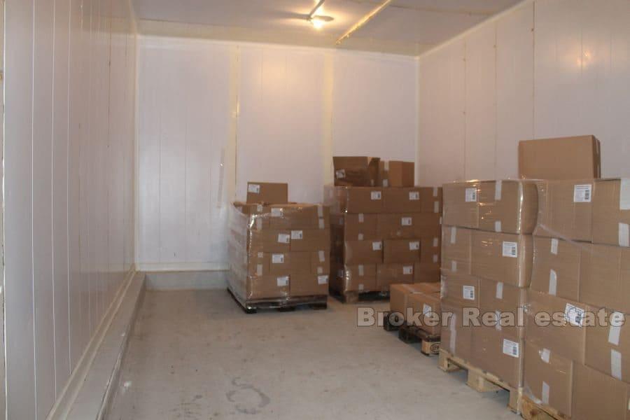 Warehouse on TTTS for rent