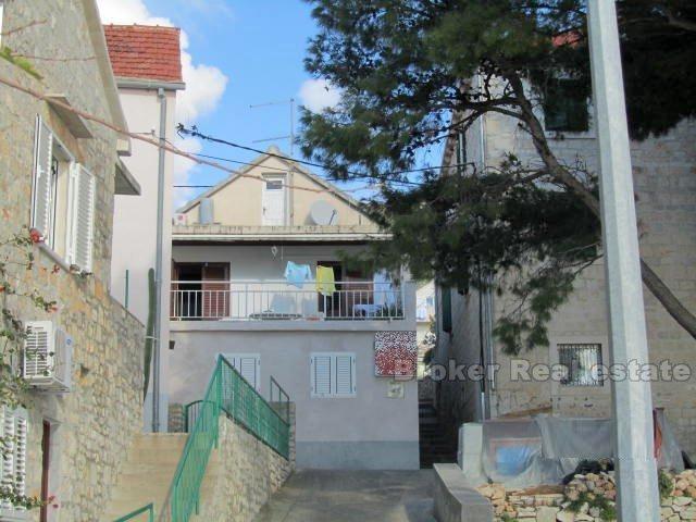 Отдельный дом на продажу, остров Брач