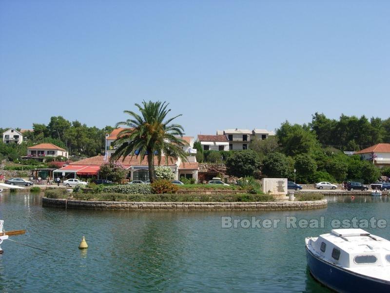 Renovated old stone house, for sale