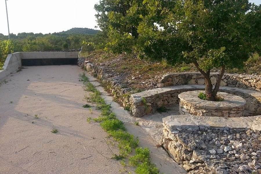 Casa con terreno, in vendita