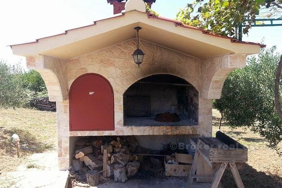 Casa con terreno, in vendita