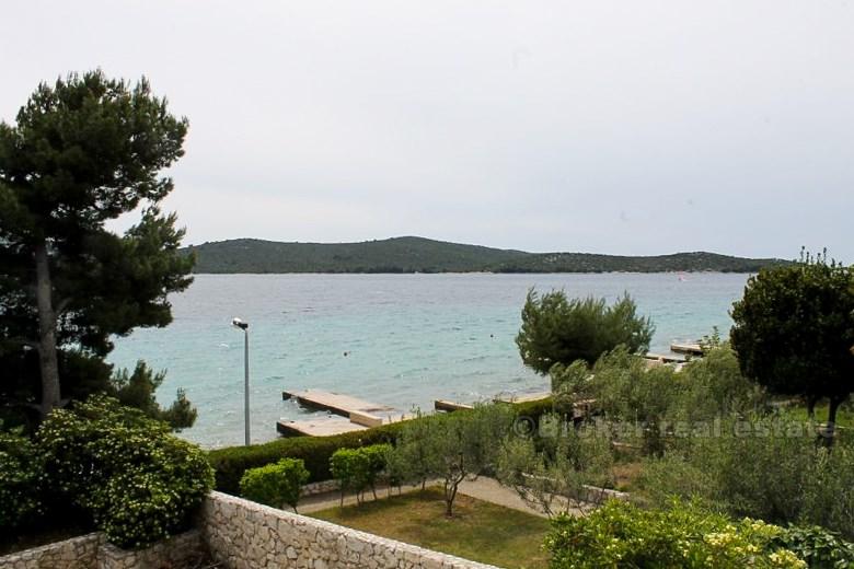 Casa fronte mare con garage