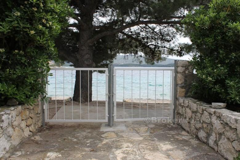 Seafront house with garage