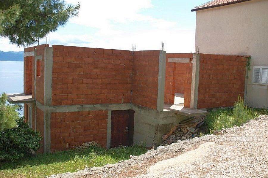 Semi-detached house, for sale