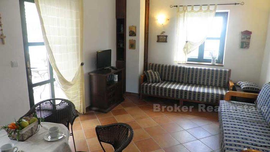 Casa semi-indipendente, in vendita