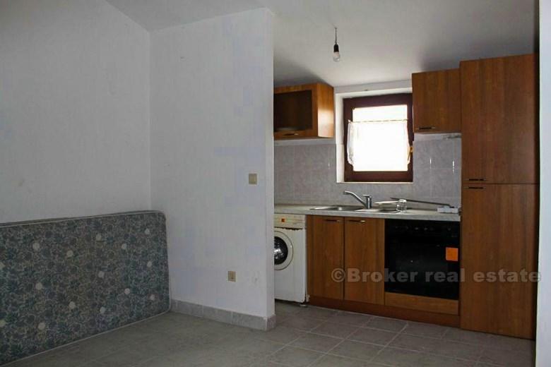 Hus ved sjøen, til salgs