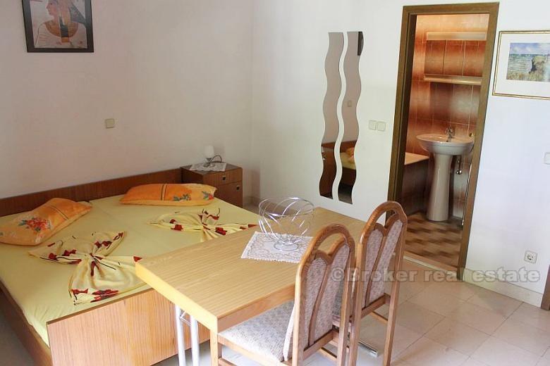 Appartement à deux chambres, à vendre