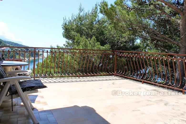 Appartement à deux chambres, à vendre