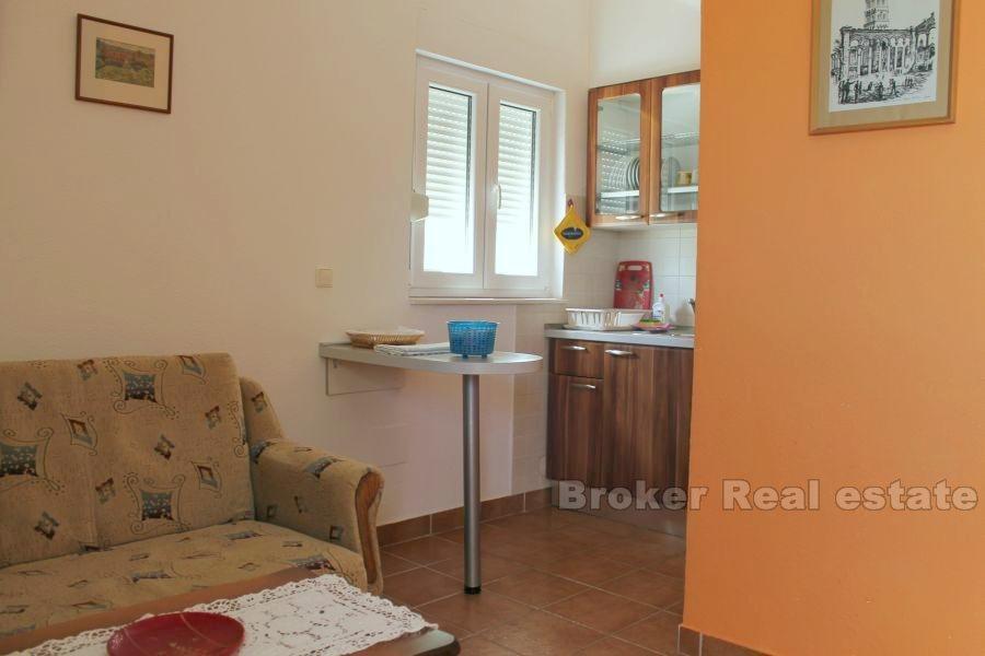 Maison première rangée près de la mer