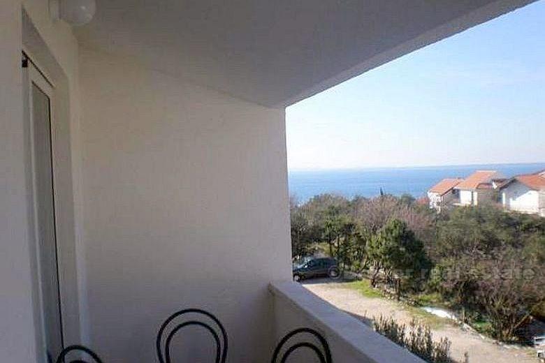 Dom z apartamentami