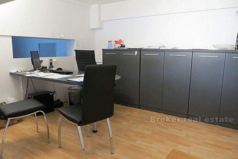 Prostorné kancelářské prostory k pronájmu