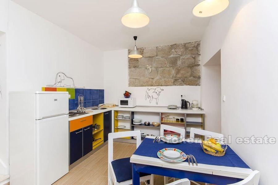 Komplett renovierte und möblierte Wohnung zu verkaufen