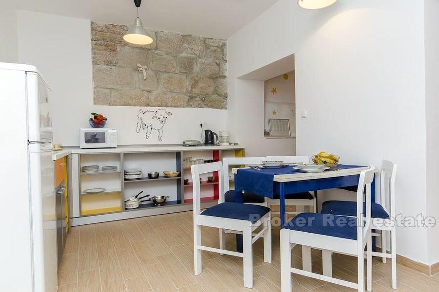 Komplett renovierte und möblierte Wohnung zu verkaufen