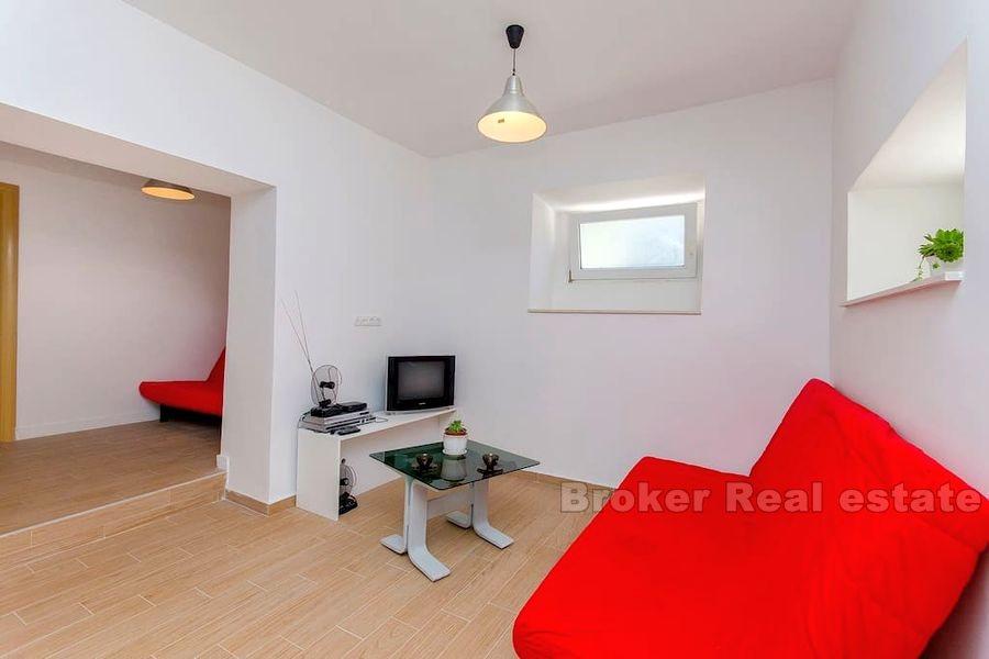 Komplett renovierte und möblierte Wohnung zu verkaufen