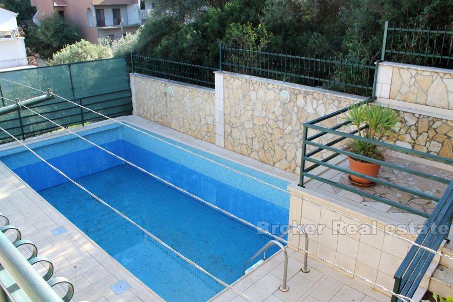 Apartment house, for sale