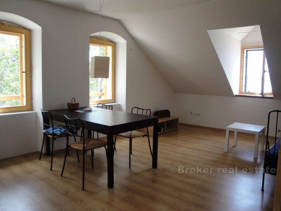 Stone house, renovated, for sale