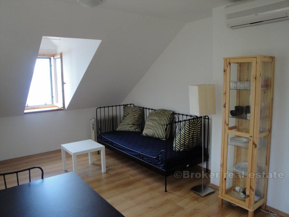 Stone house, renovated, for sale