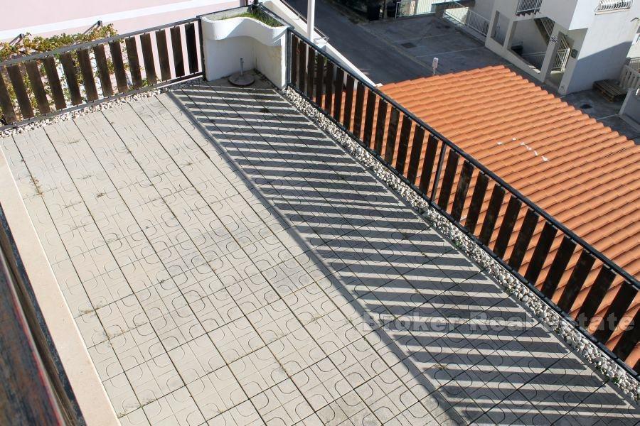 Apartmanska kuća, na prodaju