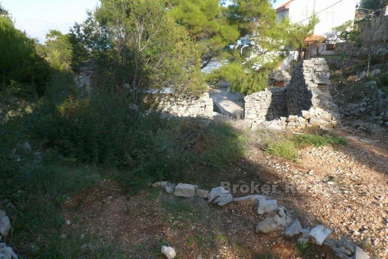Rovine di pietra in riva al mare, in vendita