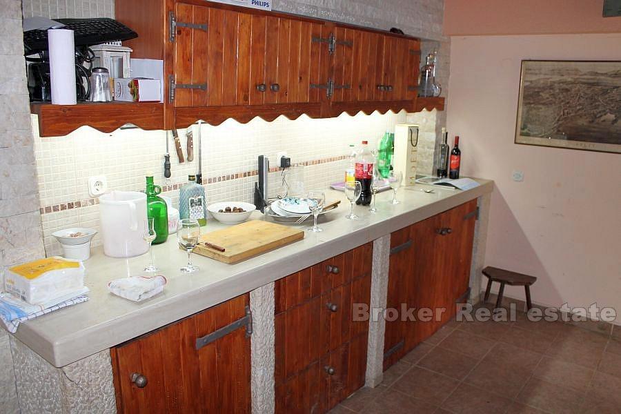 Excellent office space (Lucac), for rent