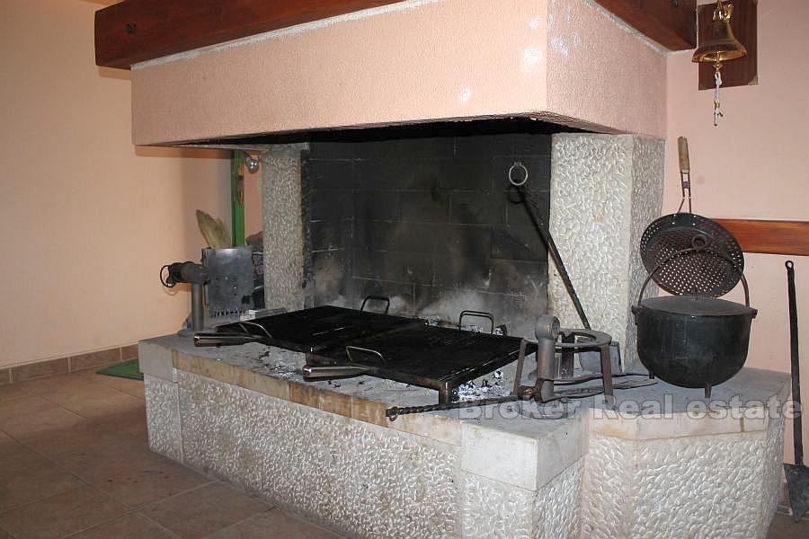 Excellent office space (Lucac), for rent