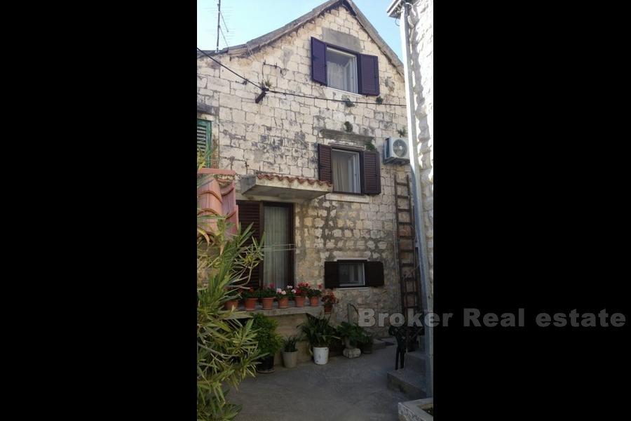 Casa di pietra in vendita, Kaštela