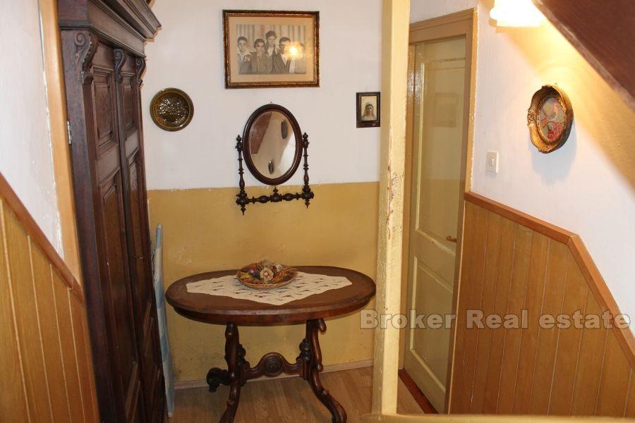 Casa di pietra in vendita, Kaštela