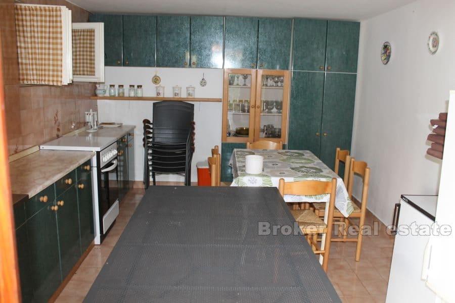 Отдельный дом для продажи недалеко от Шибеника