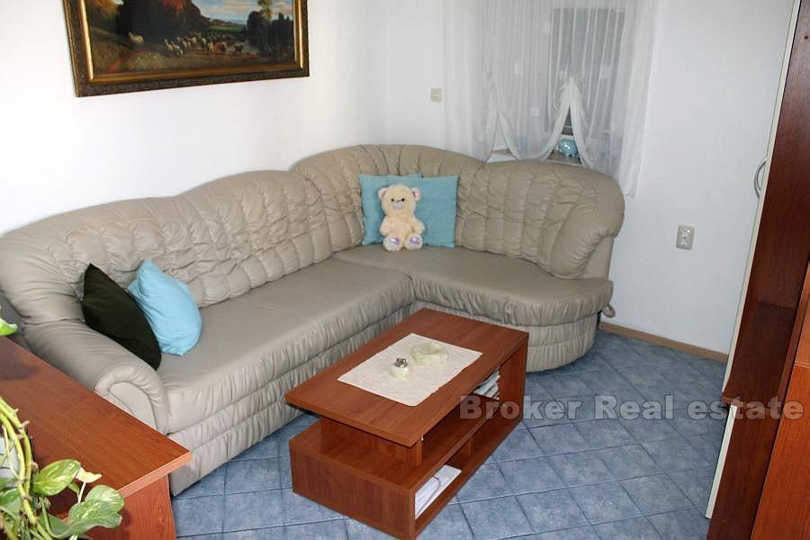 Kamena kuća, na prodaju, Kaštela