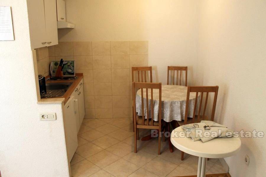 Dům, v řadě, Baška Voda