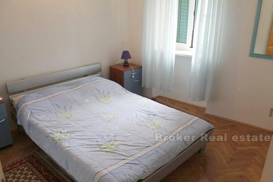 Dom z rzędu, Baška Voda