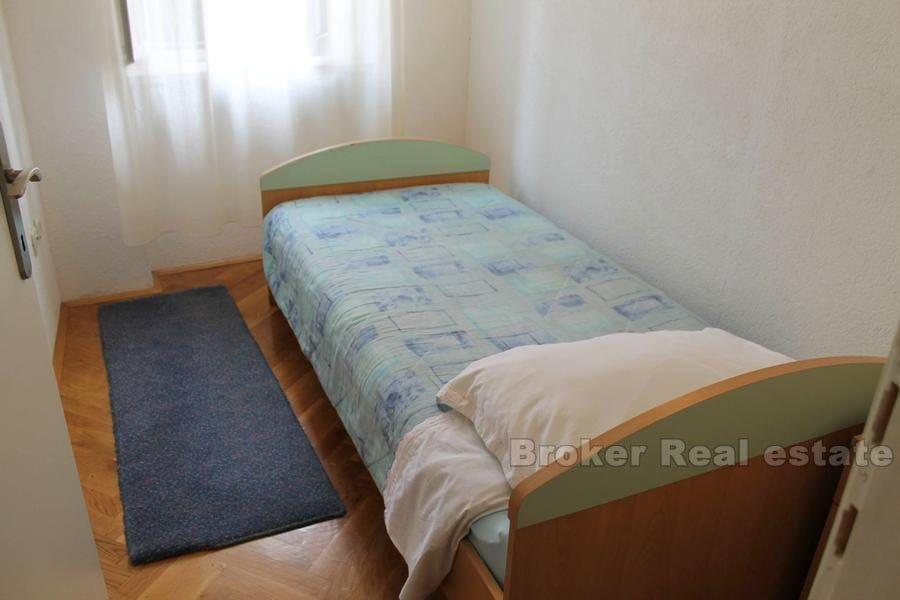 Dom z rzędu, Baška Voda