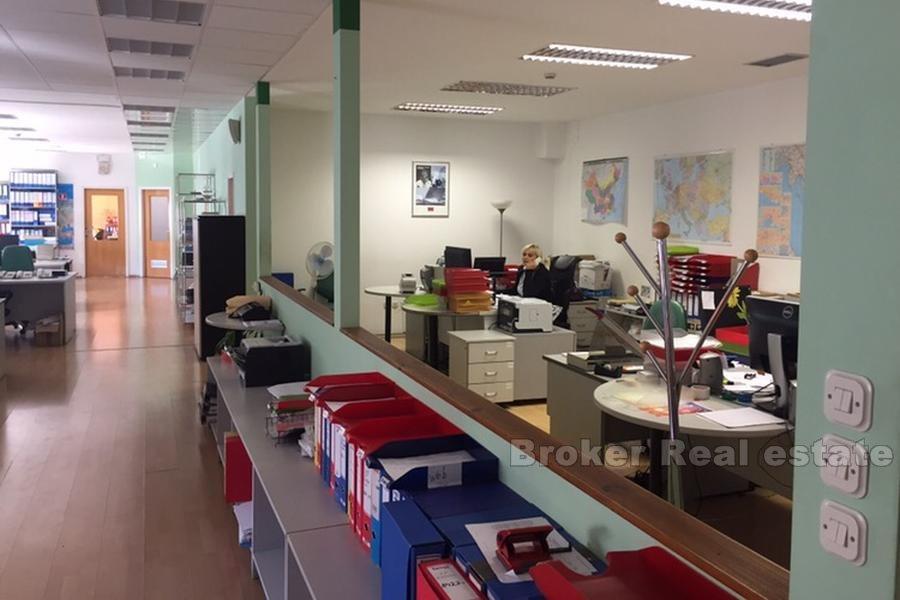 Buisness byggnad till salu