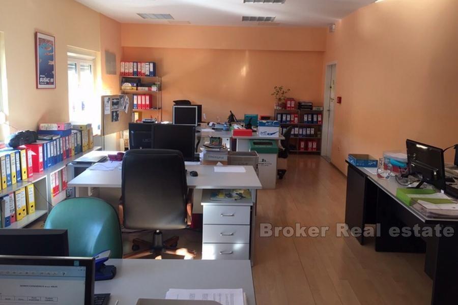 Buisness byggnad till salu