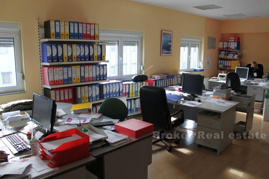 Buisness byggnad till salu