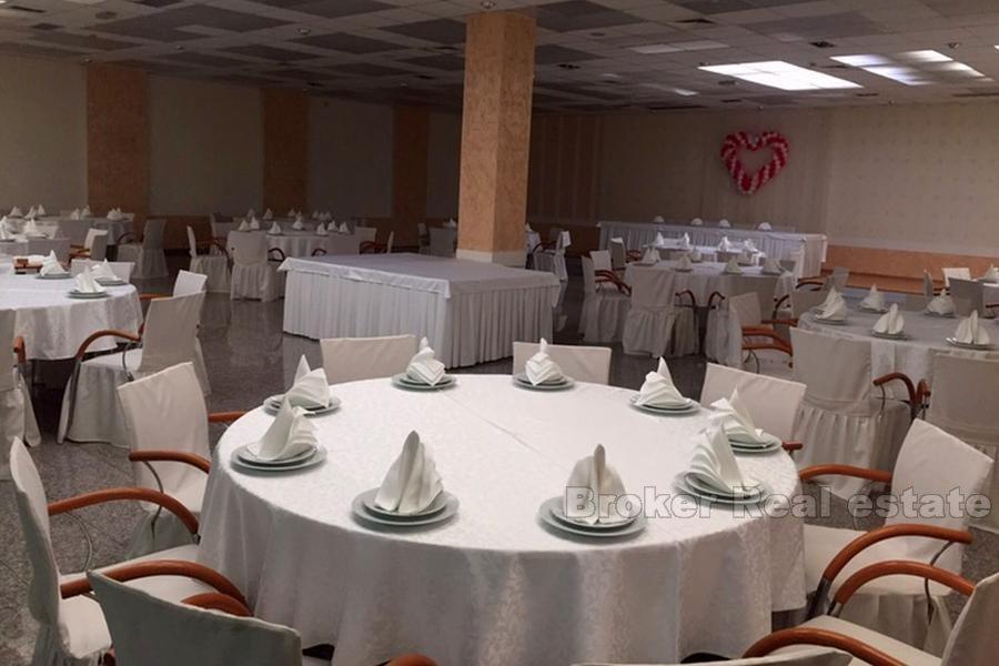 Buisness byggnad till salu