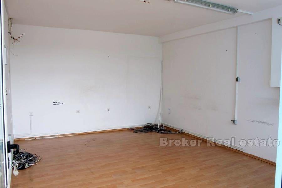 Entrepôt, à vendre