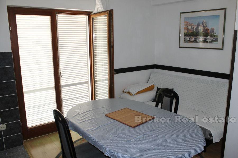 Maison à deux étages, à vendre