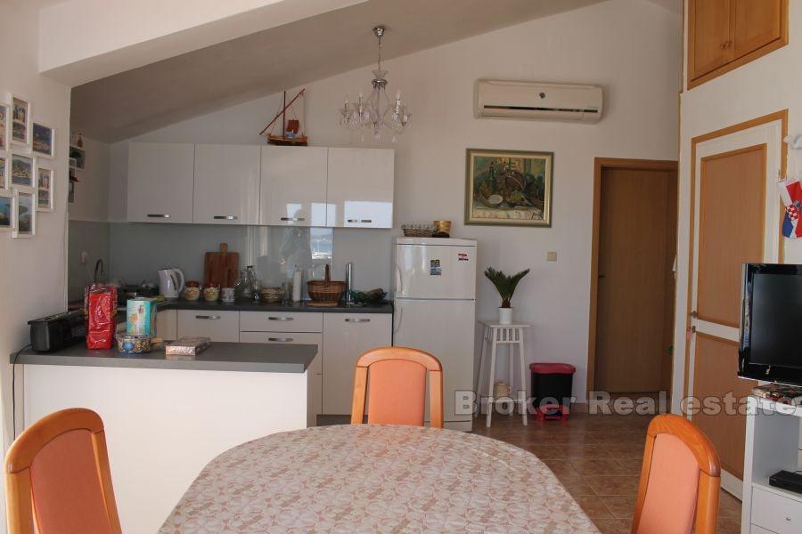 Maison à deux étages, à vendre