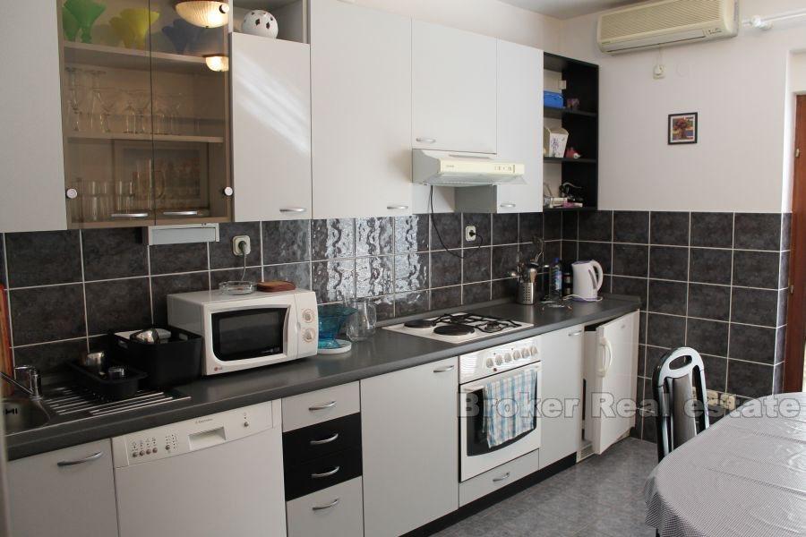 Maison à deux étages, à vendre