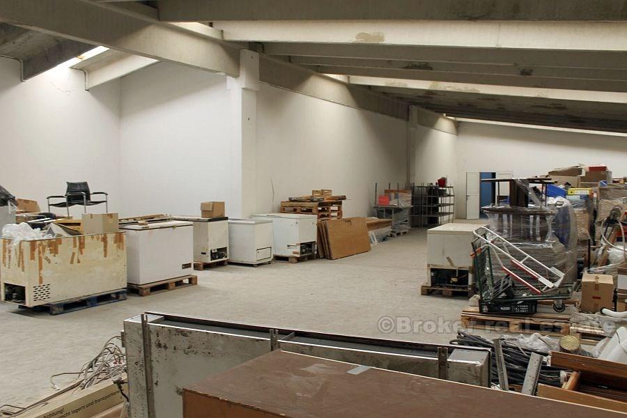 Kroatien Immobilien, Split Bereich, 300 qm Lager, zum Verkauf
