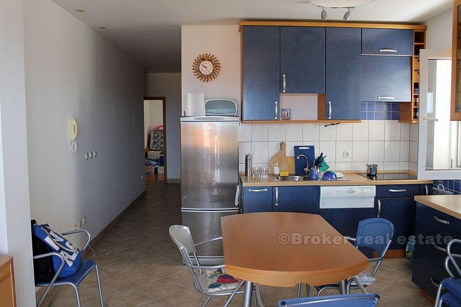 Två sovrum, till salu