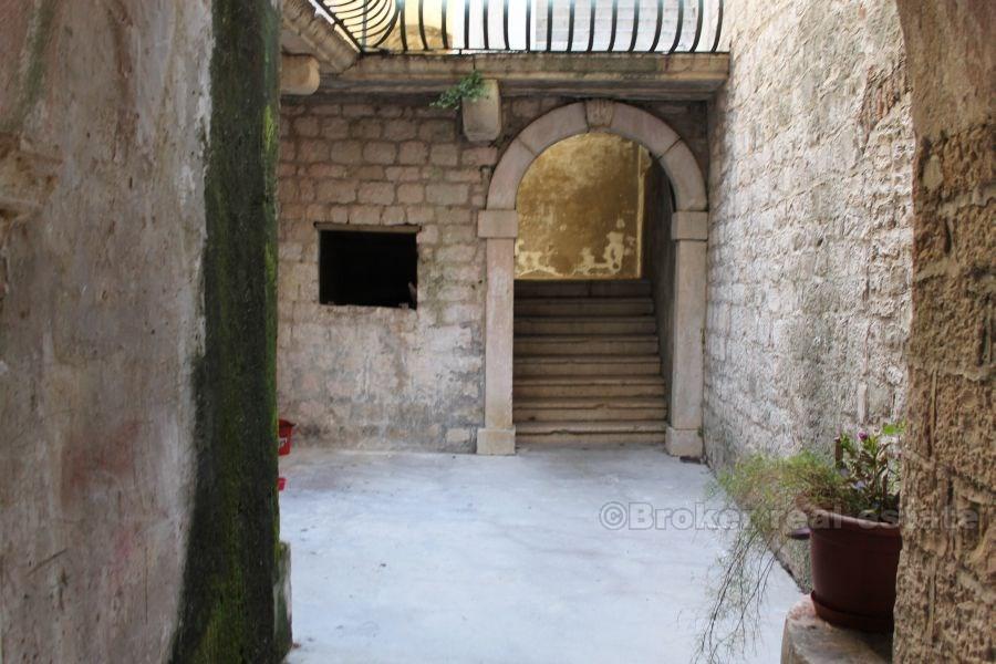 Dva apartmana za prodaju
