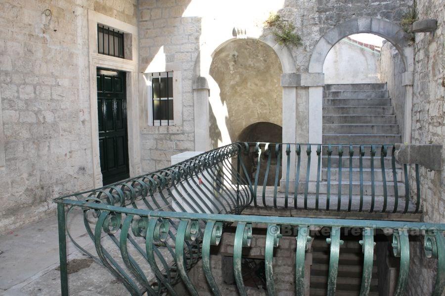 Deux appartements, à vendre