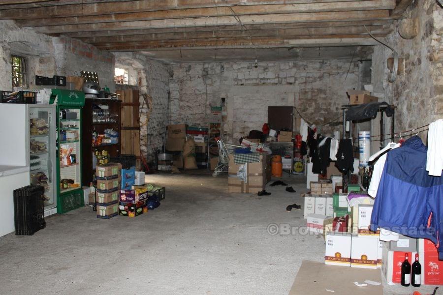 Espace commercial, à vendre