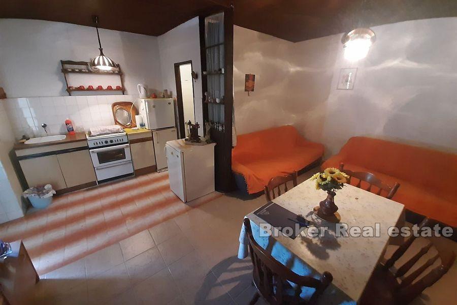 Vecchia casa in pietra, in vendita