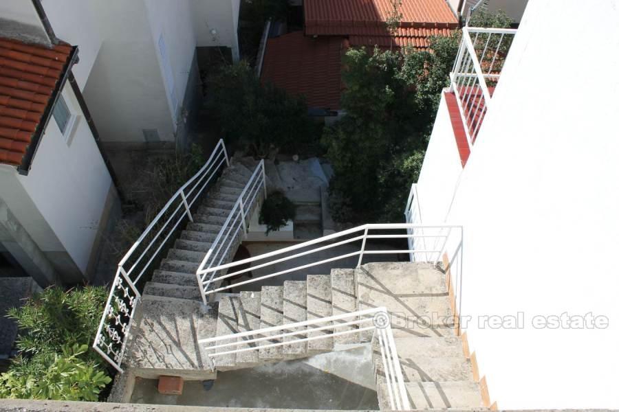 Semi-detached house, for sale